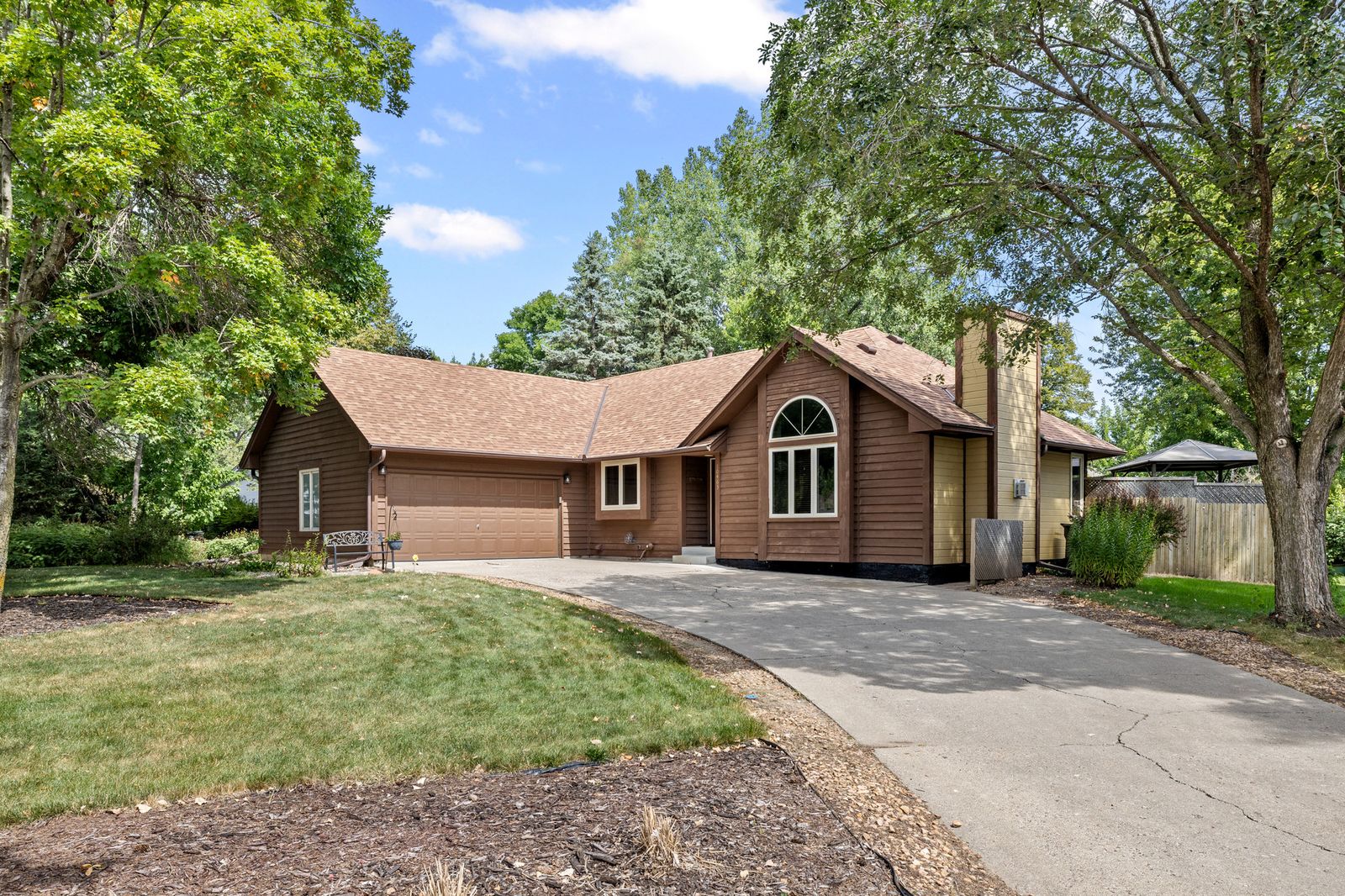 Photo of 10463 Homeward Hills Road, Eden Prairie, MN 55347