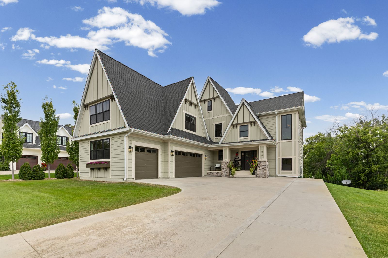 Photo of 1070 Old Long Lake Road, Long Lake, MN 55356