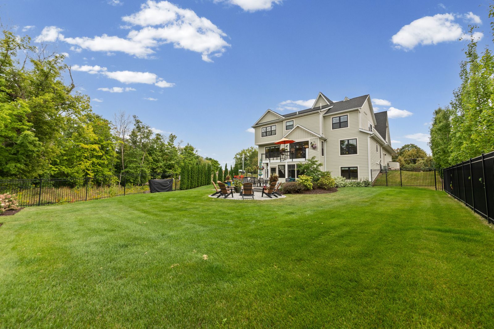 Photo of 1070 Old Long Lake Road, Long Lake, MN 55356
