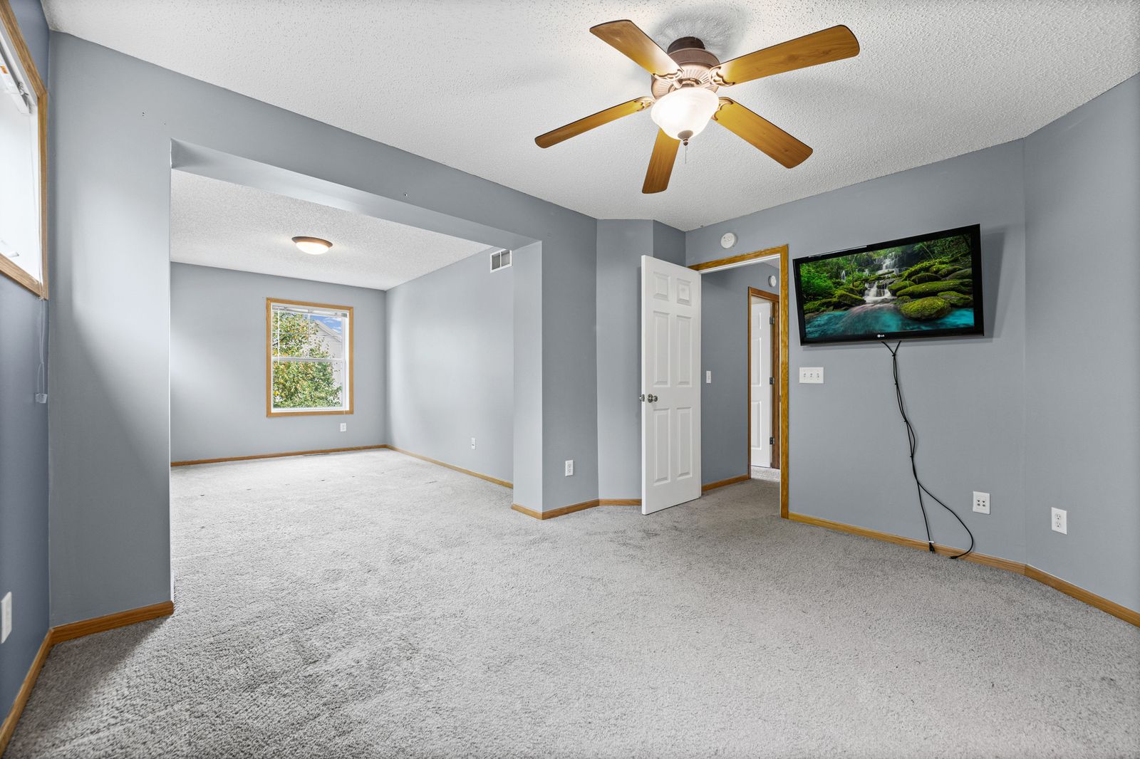 Photo of 10856 Kingsfield Lane, Woodbury, MN 55129