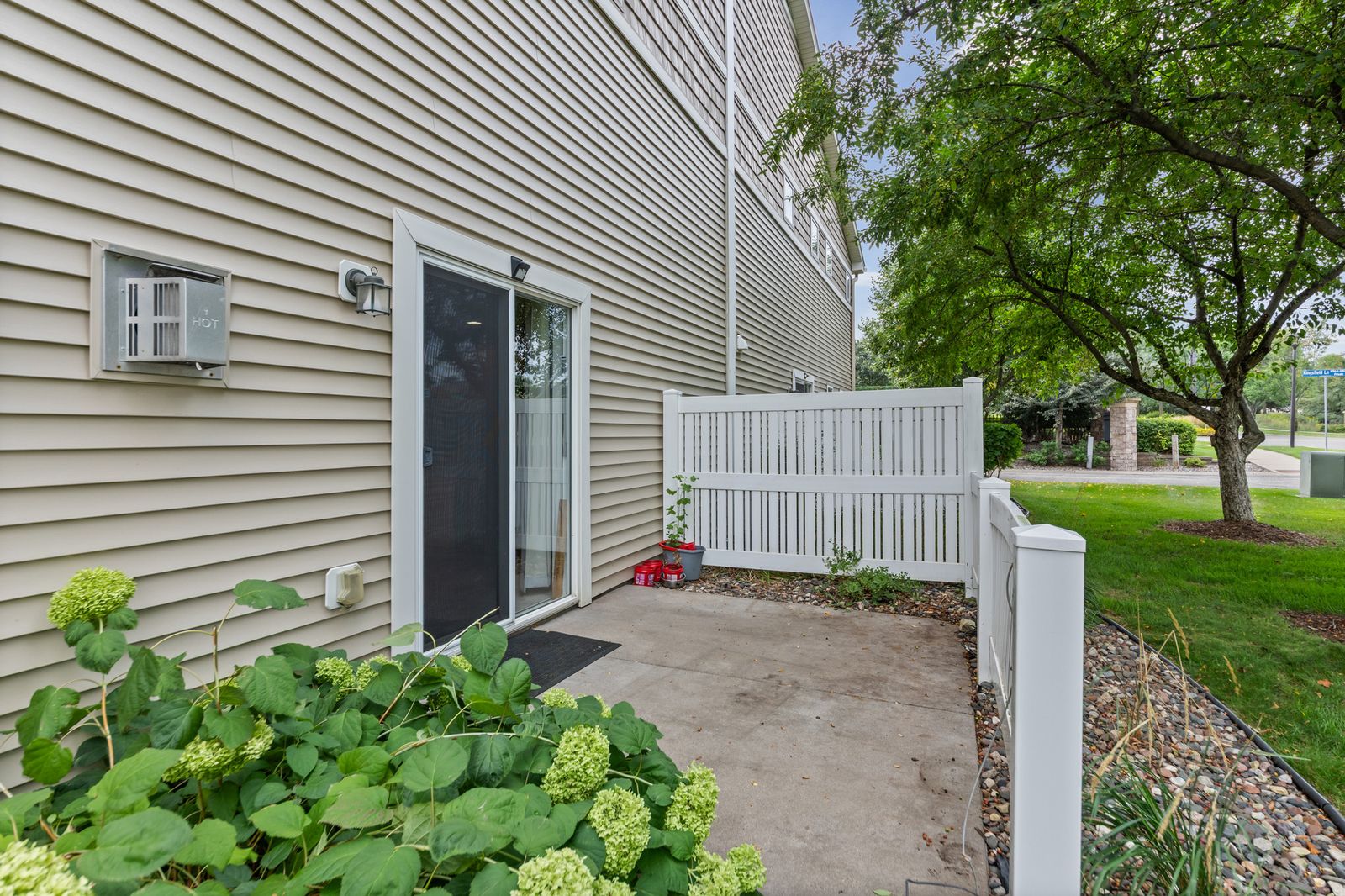 Photo of 10856 Kingsfield Lane, Woodbury, MN 55129