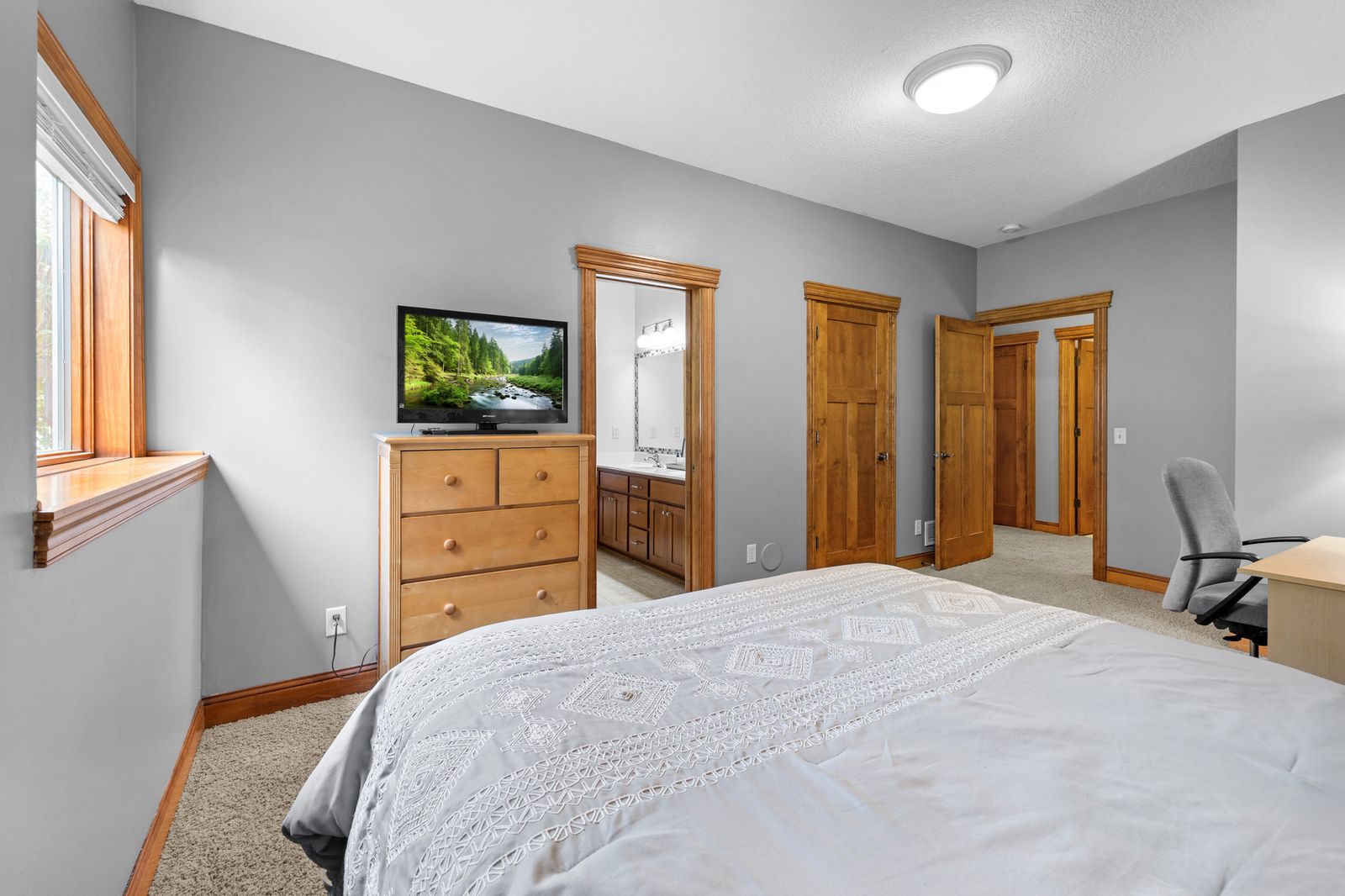 Photo of 11030 Sweetwater Path, Woodbury, MN 55129