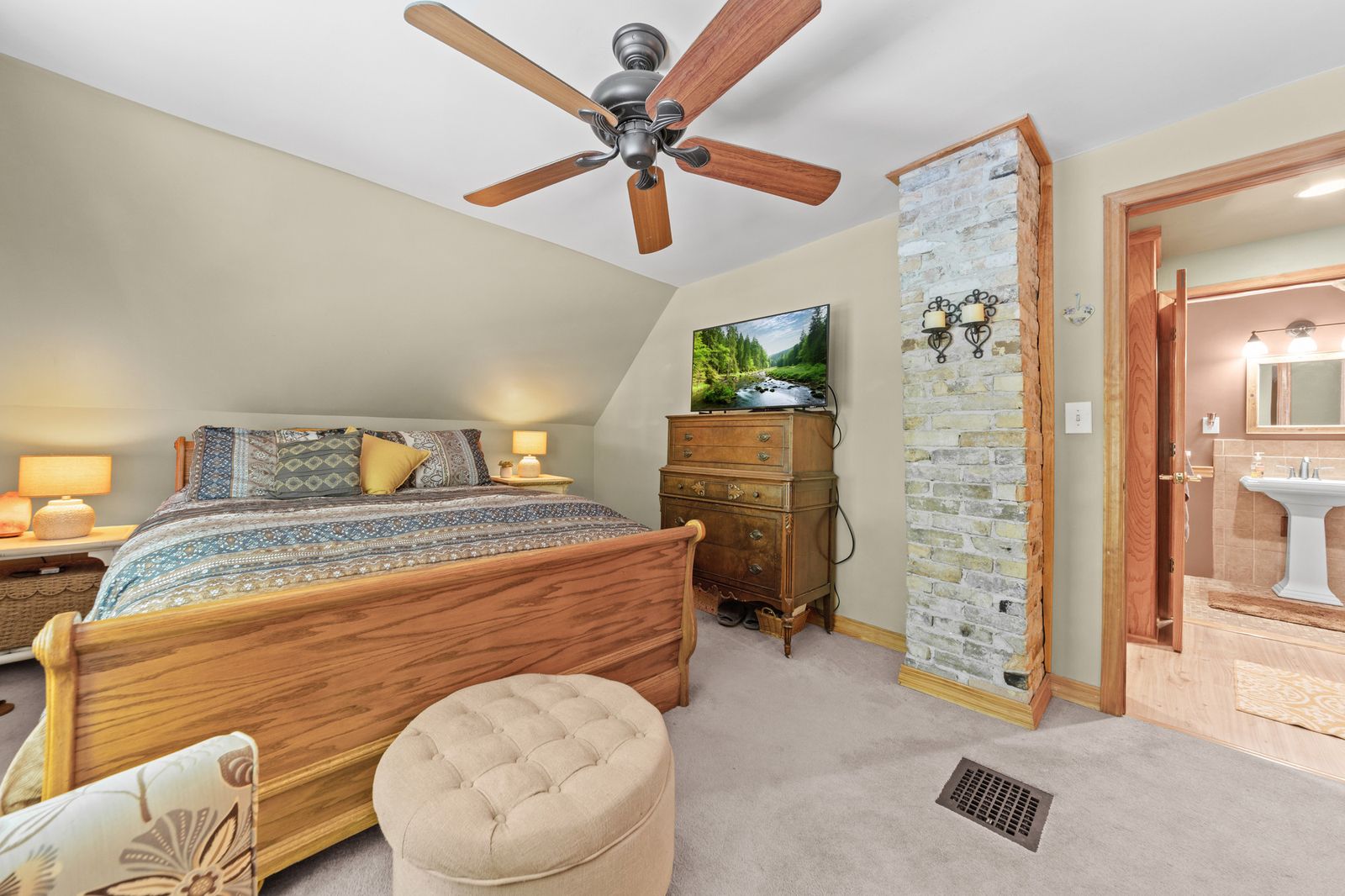 Photo of 4226 Pillsbury Avenue S, Minneapolis, MN 55409