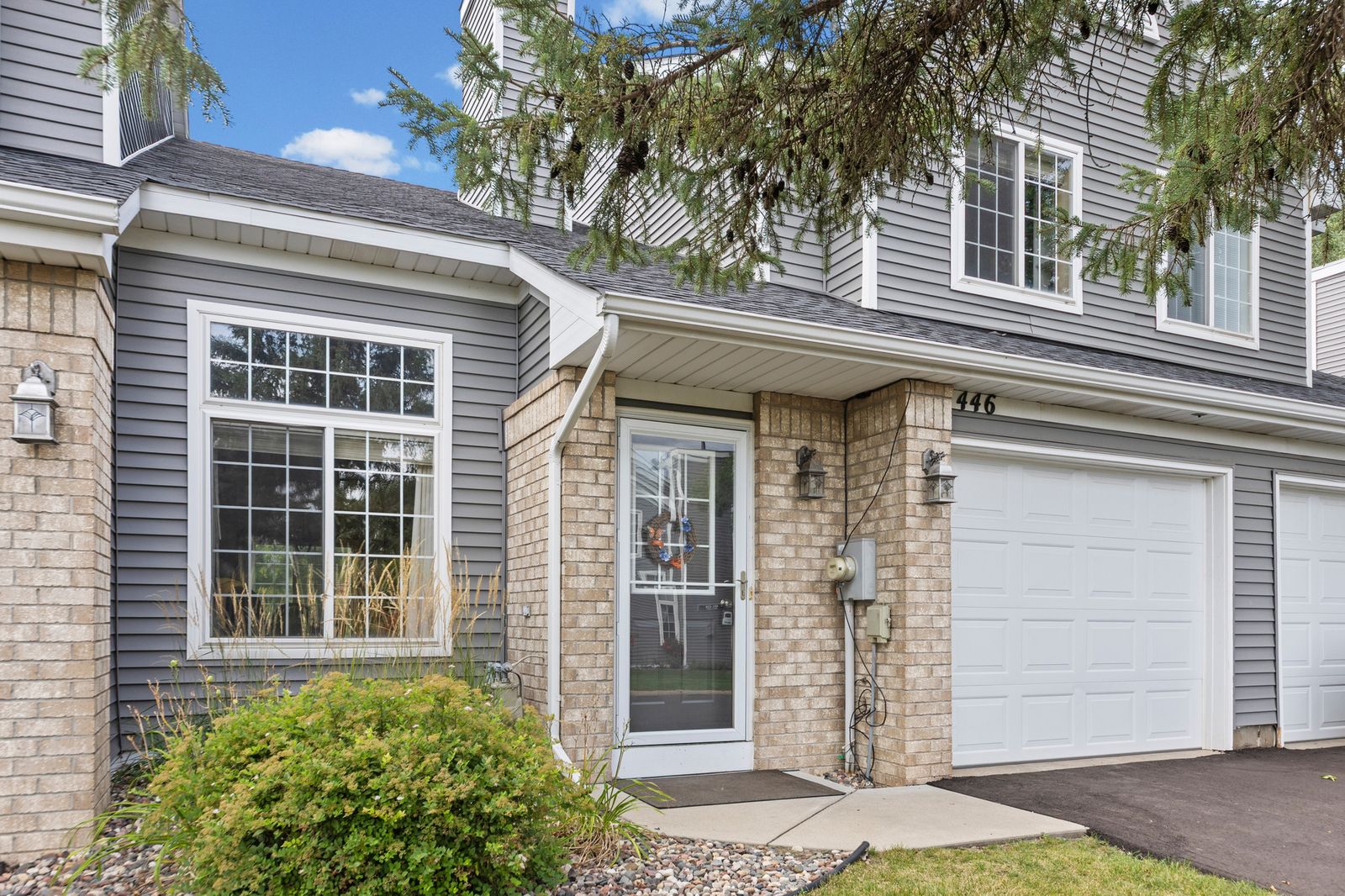 Photo of 446 Mission Hills Way East, Chanhassen, MN 55317