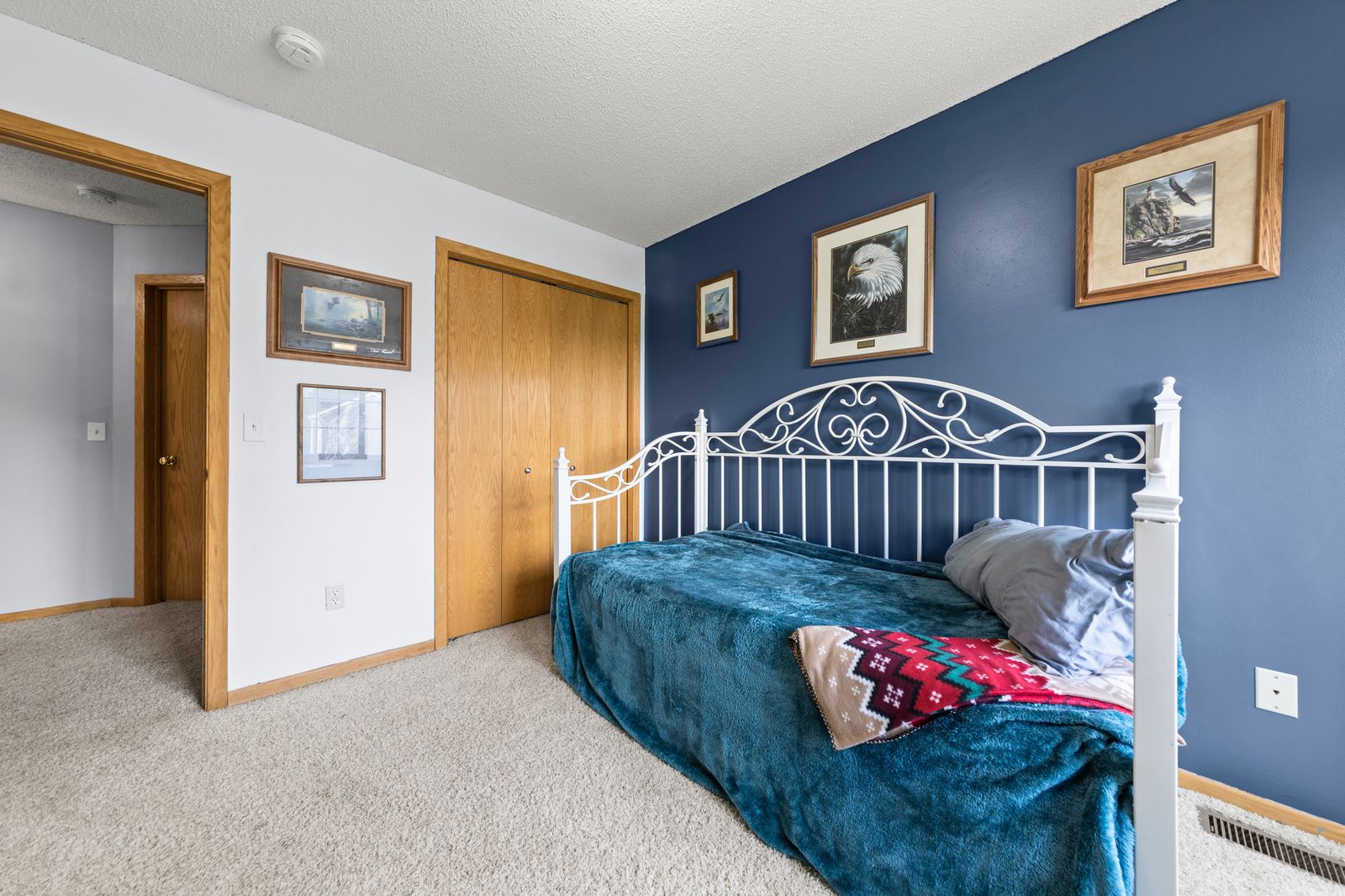 Photo of 446 Mission Hills Way East, Chanhassen, MN 55317