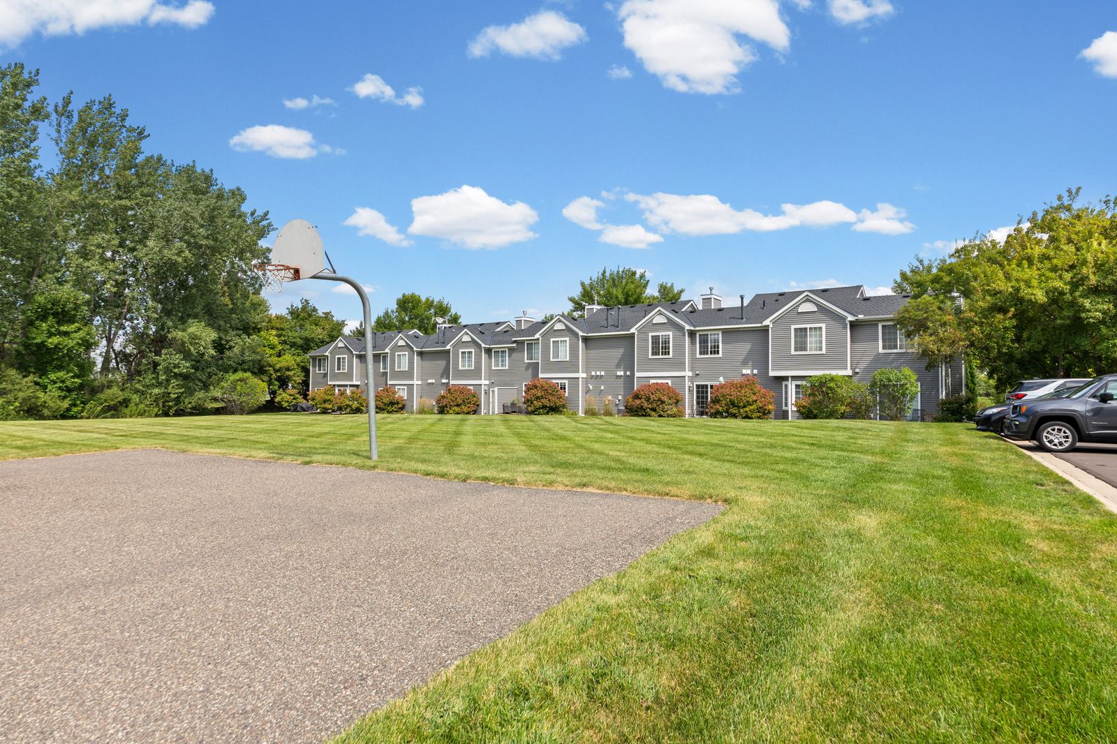 Photo of 446 Mission Hills Way East, Chanhassen, MN 55317