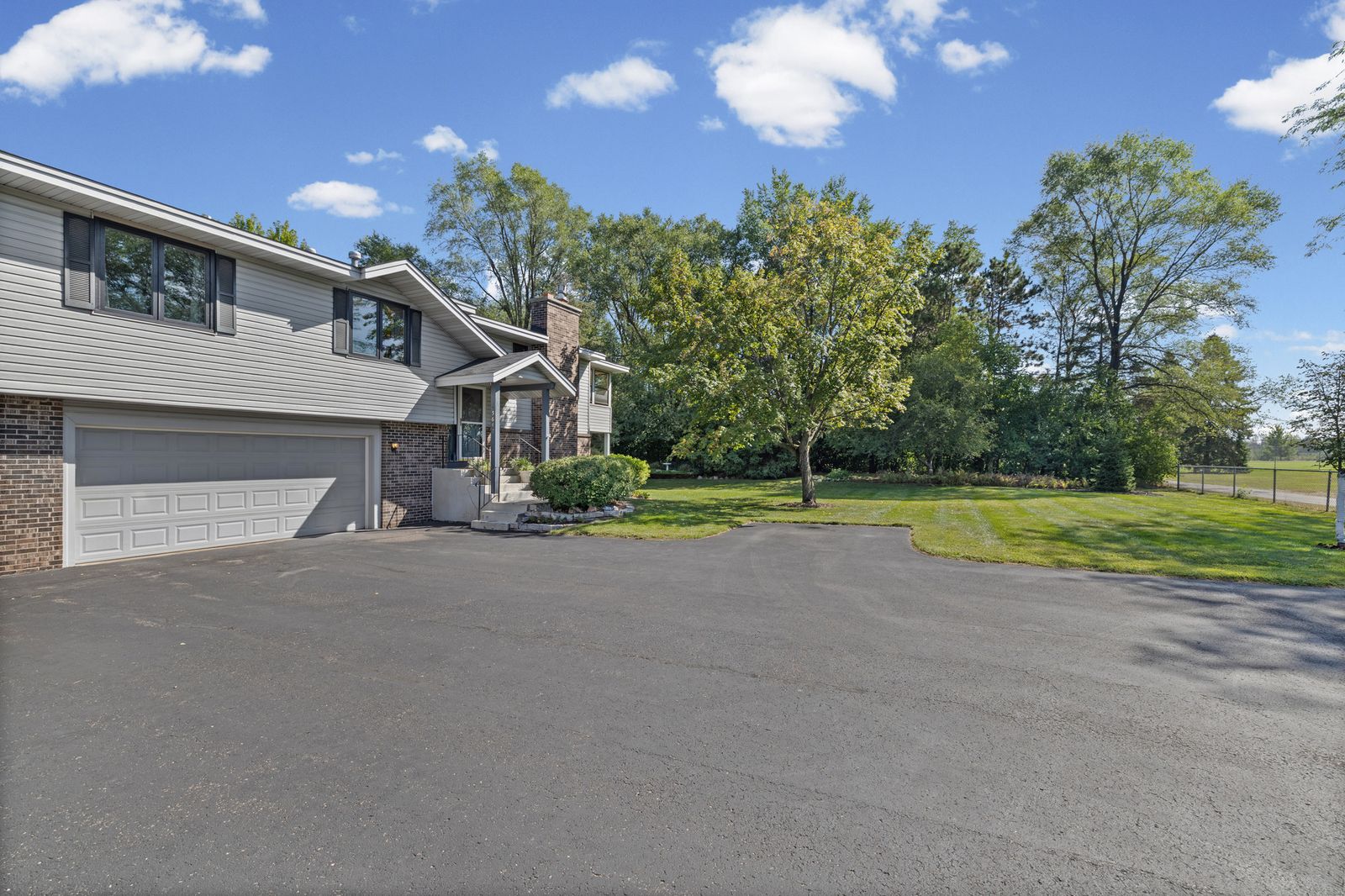 Photo of 5642 Chatsworth Street North, Shoreview, MN 55126
