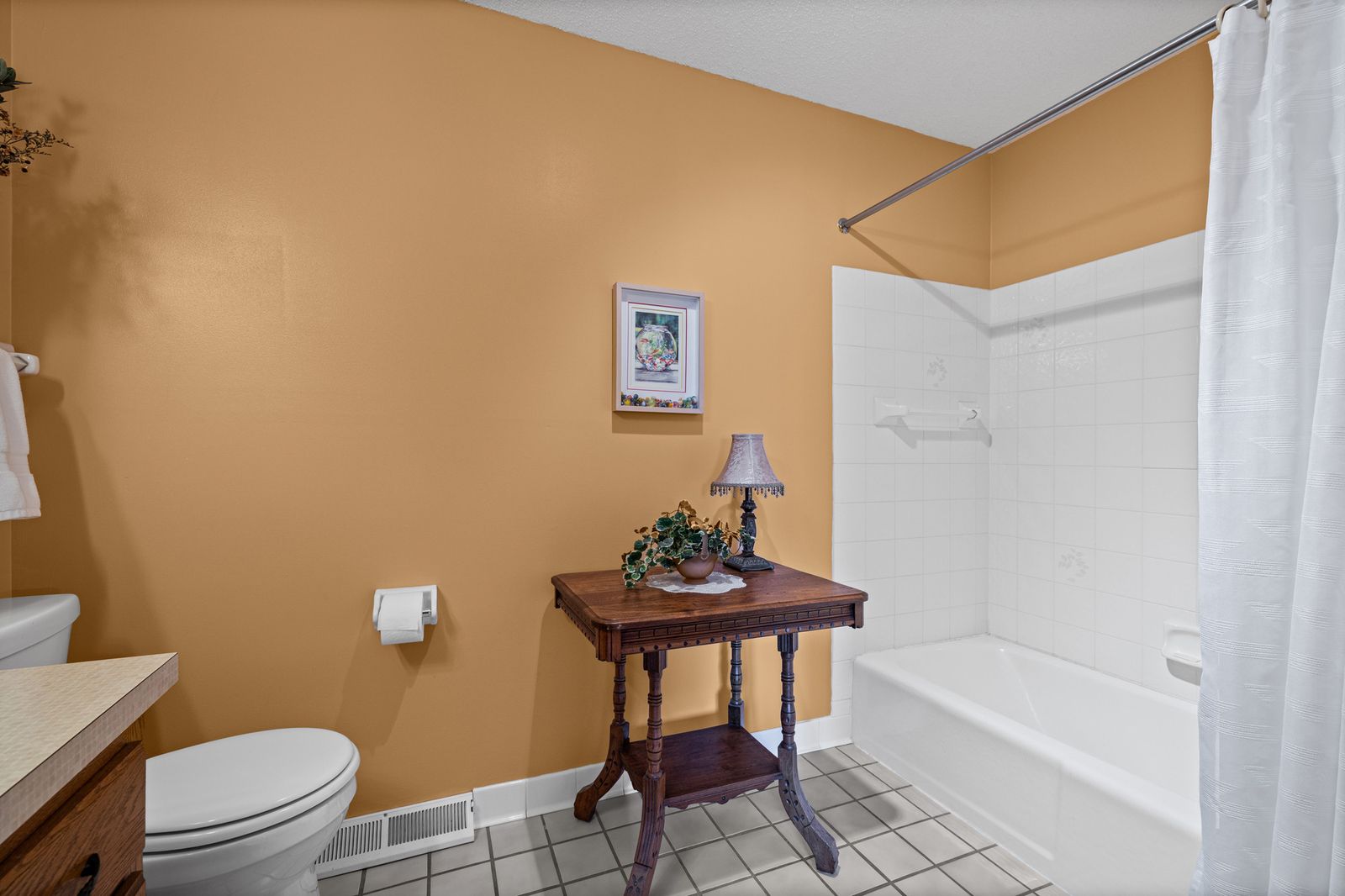 Photo of 5642 Chatsworth Street North, Shoreview, MN 55126