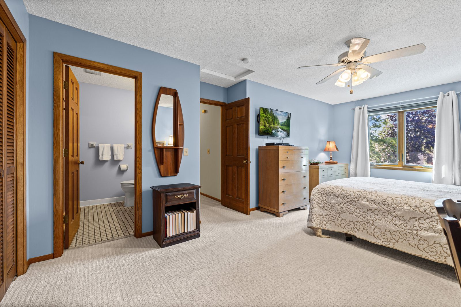 Photo of 5642 Chatsworth Street North, Shoreview, MN 55126