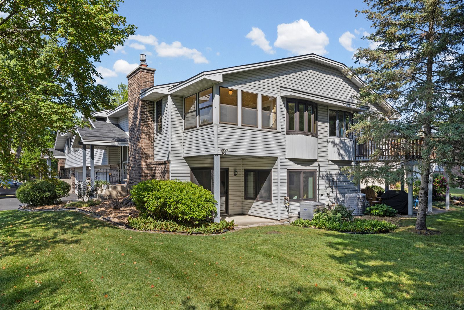 Photo of 5642 Chatsworth Street North, Shoreview, MN 55126